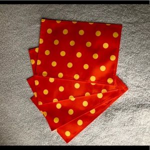 4️⃣ Reversible Placemats